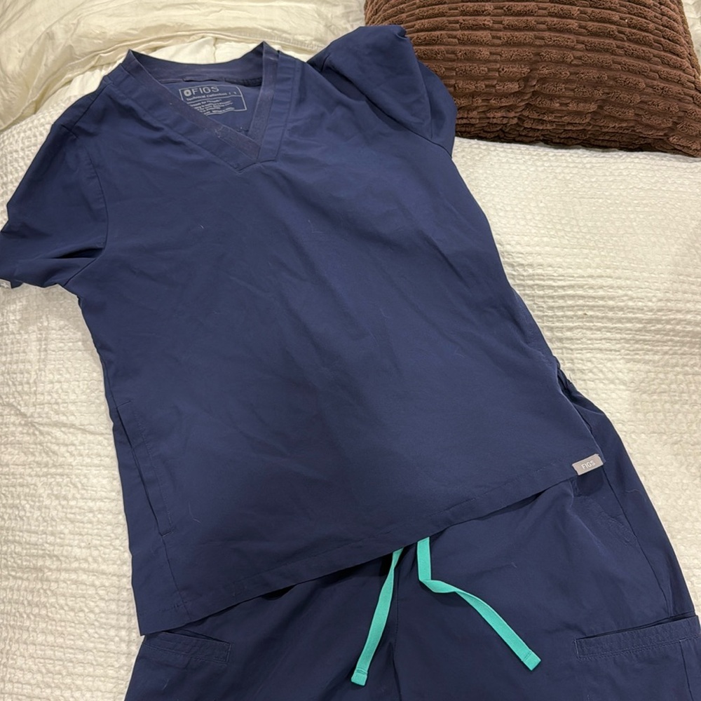 Freex Figs Navy Blue Scrub Set